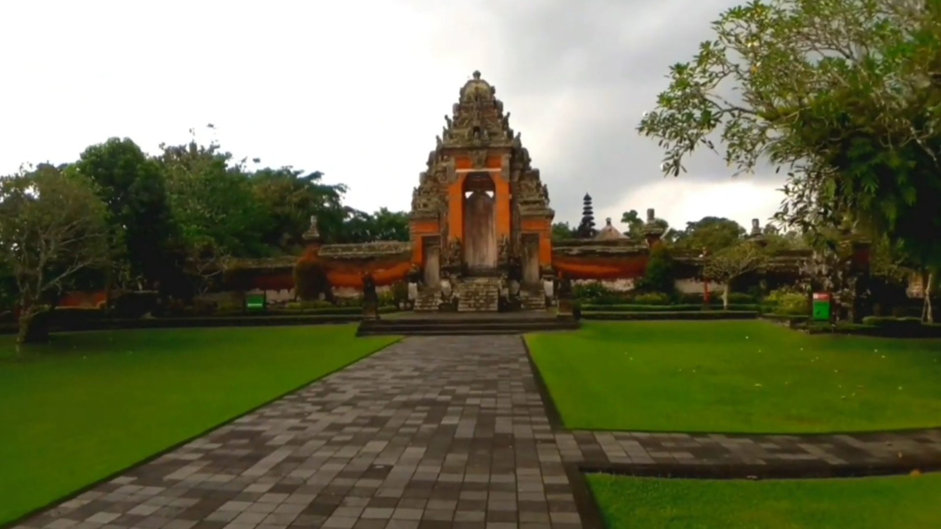 Taman Ayun Temple (4)